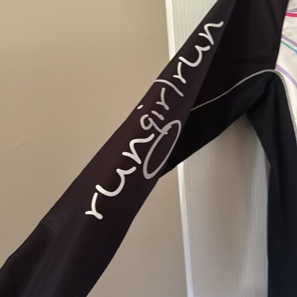 Made in Canada running jacket - Picture 3 of 5